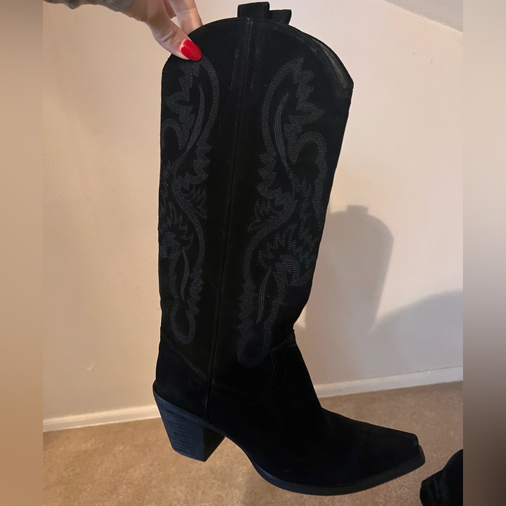 Black leather knee high cowgirl boots 9.5 us w